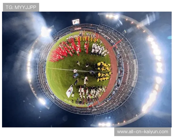 足球赛事舞美包装趋向视觉升级创新，舞台足球表演动作